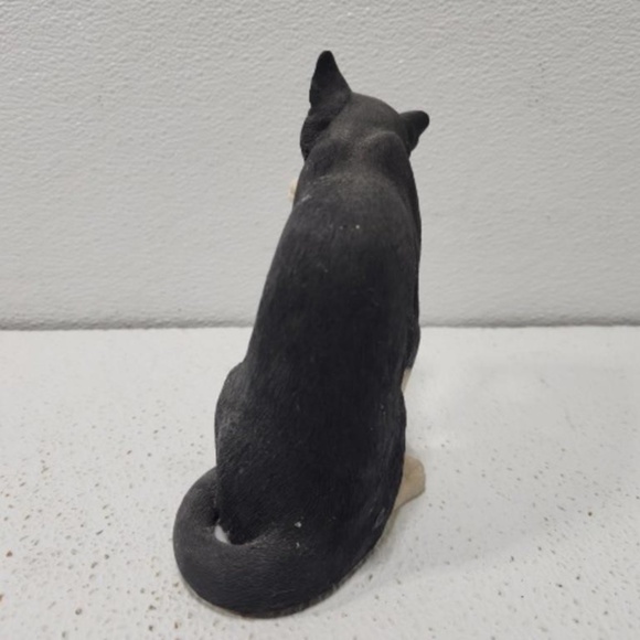 Vintage Black & White Cat Sculpture by Country Artist-Very Realistic Home Decor - Picture 5 of 9
